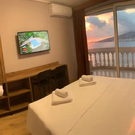 多多纳酒店 4*