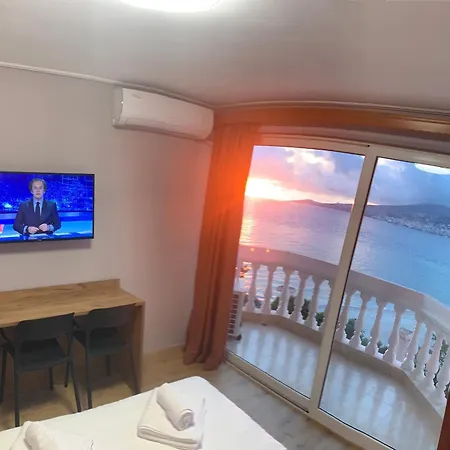 多多纳酒店